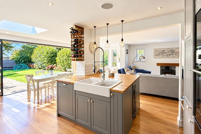 Pear Tree Lodge, Westbeams Road, Lymington photo 2