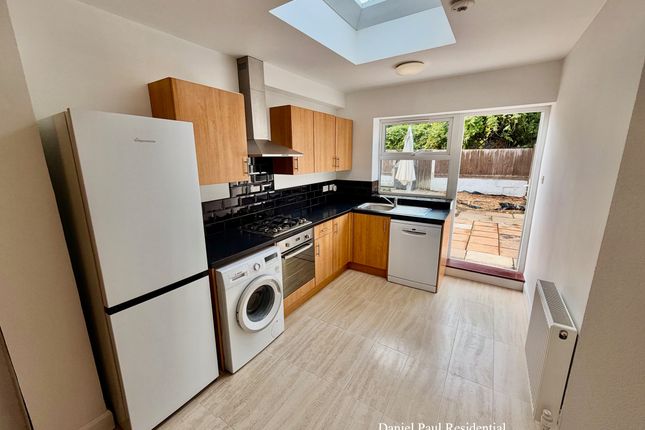 Northfield Avenue, Ealing photo 5