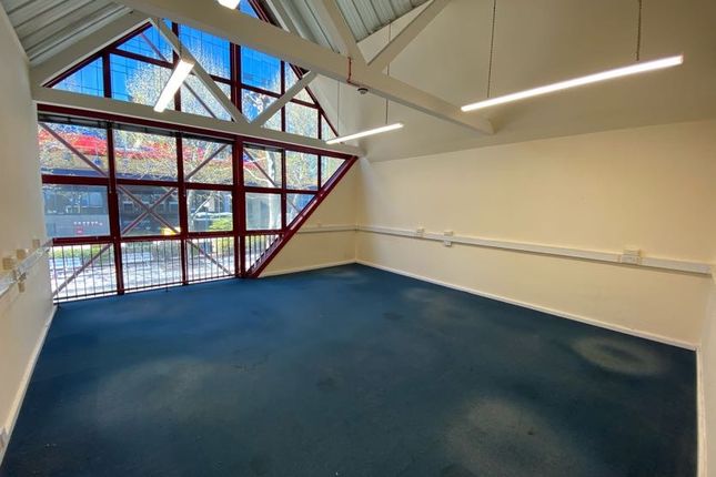 Thumbnail Commercial property to let in Skylines Village, Limeharbour, London
