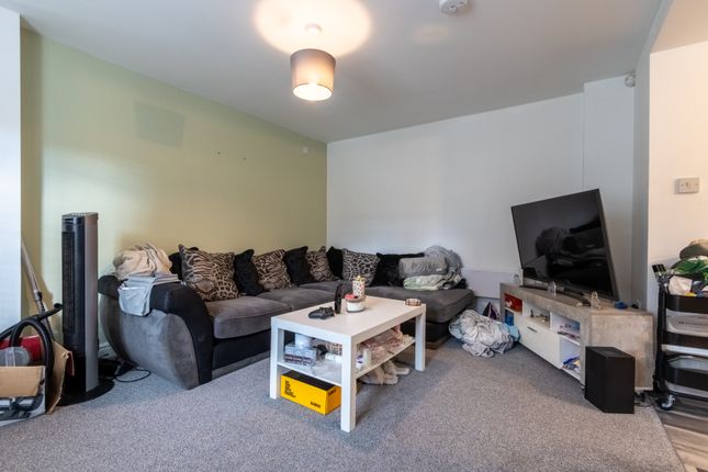 Flat 4, The Old Chapel,, Grove Road, Wakefield photo 2