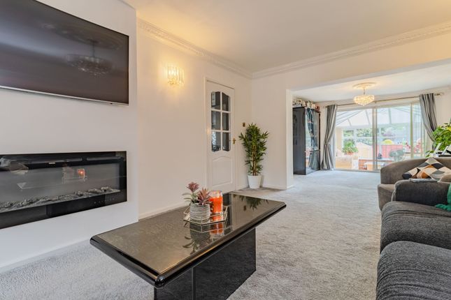 6 Foxcroft Close, Leicester photo 4