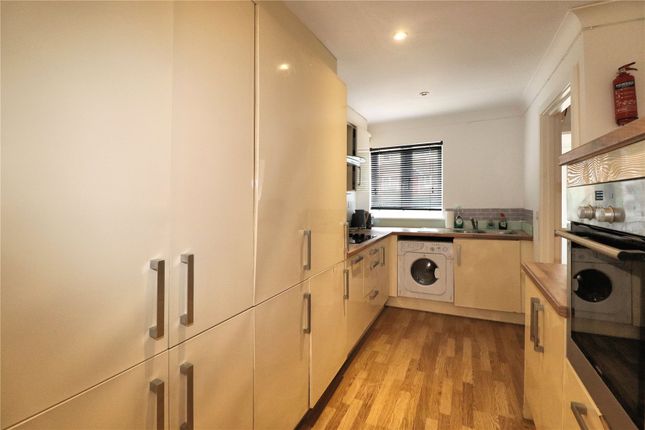 1A Peterport,, Lavender Road, Surrey photo 4
