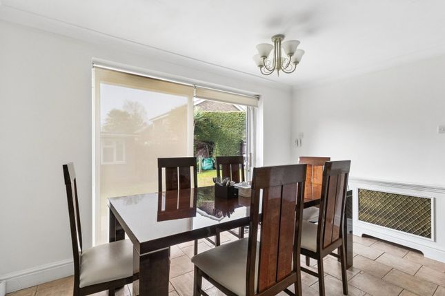 17, Sequoia Park, Pinner photo 3