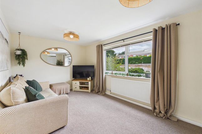 9 Hallam Court, Pembroke Road, Dronfield photo 2