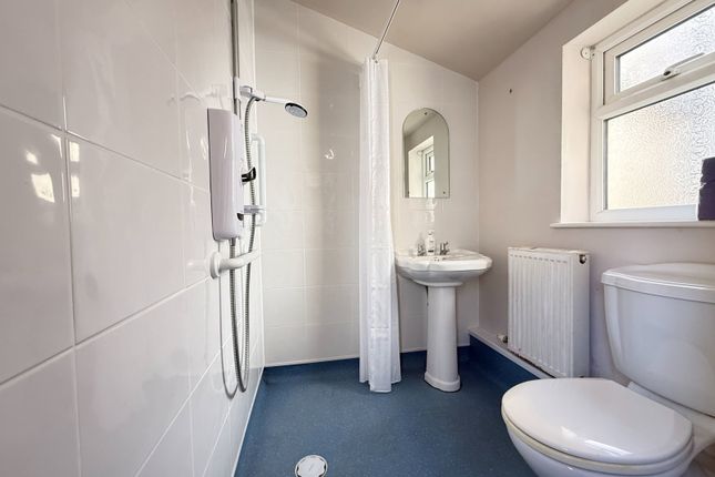 8, Stakesby Vale Court, Whitby photo 4
