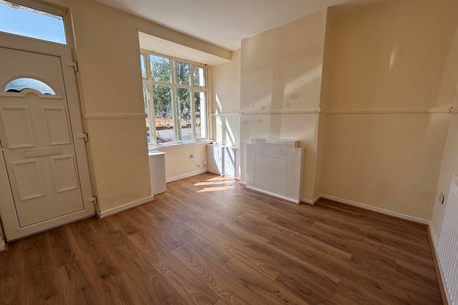 35, WOLVERHAMPTON photo 2