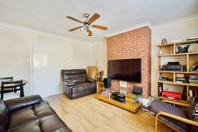 73, Blaney Crescent, London photo 2
