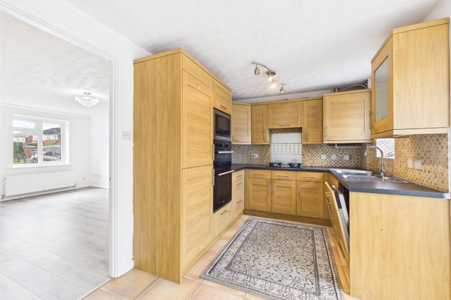 26, Chelmsford Drive, Worcestershire photo 3