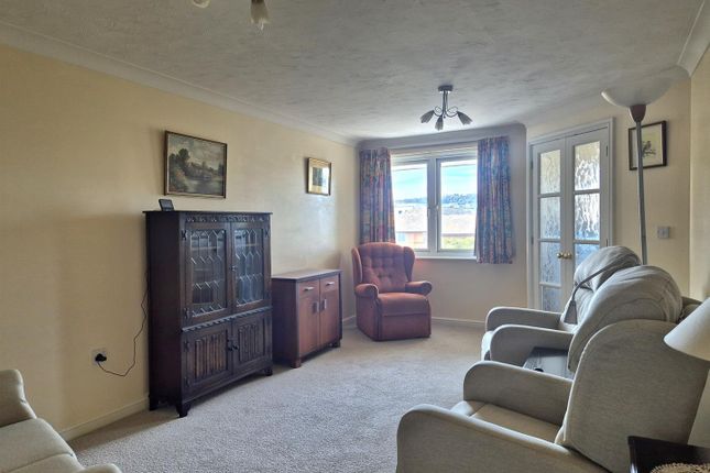 77 Eddington Court, Beach Road, Weston-Super-Mare photo 3