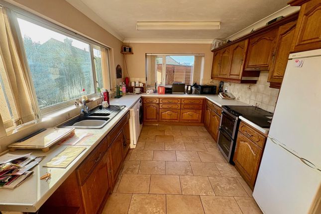 10, Caldecote Close, Peterborough photo 3