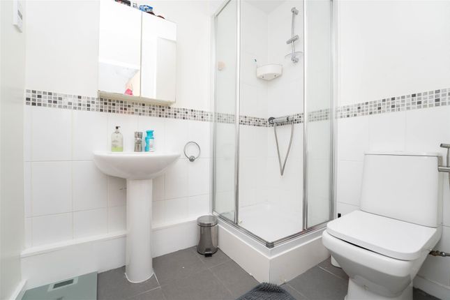 Flat for sale in Taywood Road, Northolt