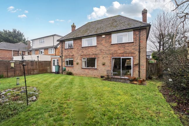 30, Lees Close, Berkshire photo 2