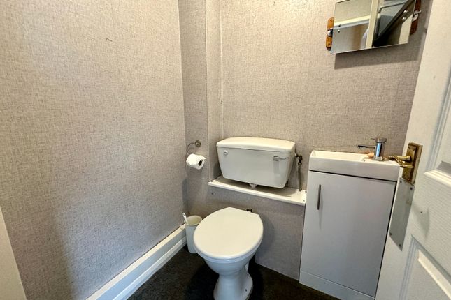 11, Denmead Drive, Wolverhampton photo 4