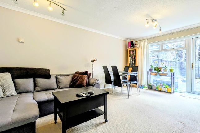 62, Montrose Close, Bordon photo 2