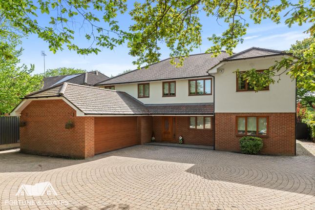 Thumbnail Detached house for sale in Rye Hill Road, Harlow