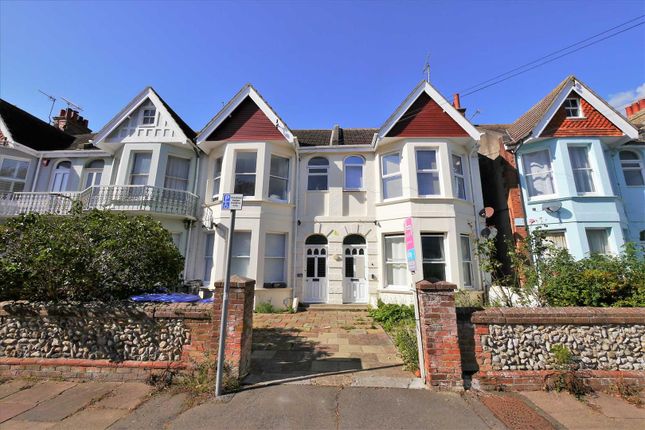 Flat to rent in Alexandra Road, Worthing