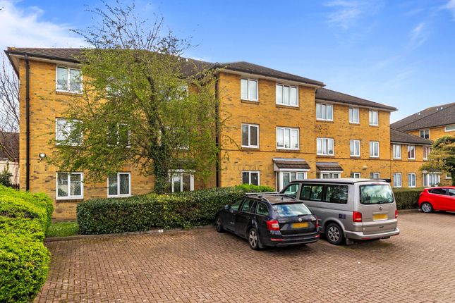Flat for sale in Malyons Road, Ladywell, London