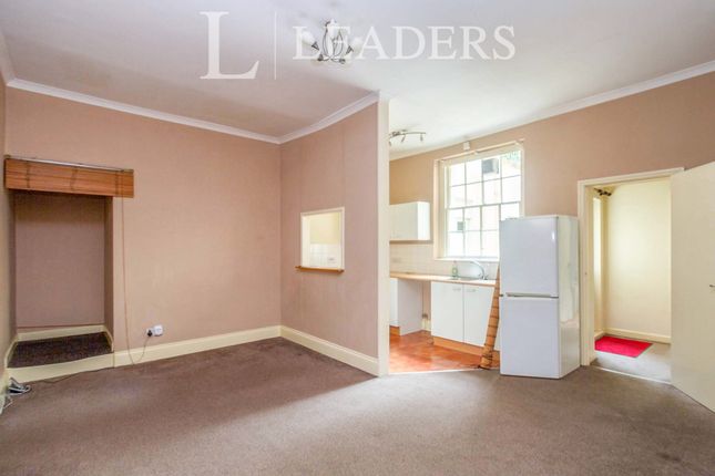 Basement Flat, 5, Berkeley Place, Cheltenham photo 2