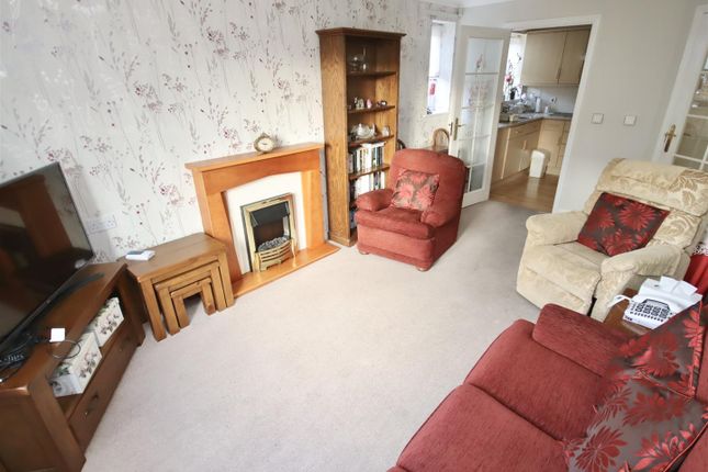 5, Castle Lodge, Chippenham photo 2