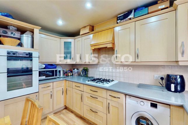 19, Chilcott Close, Wembley photo 5