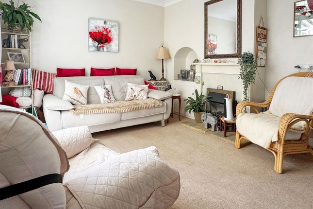 2, Rodney Crescent, Arundel photo 4