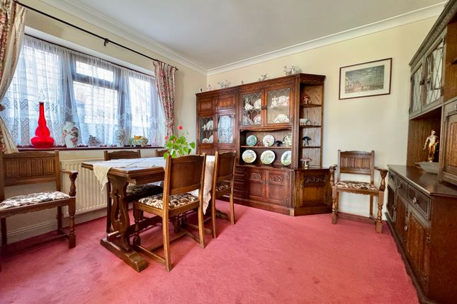 52 Cauldron Barn Road, Swanage photo 4