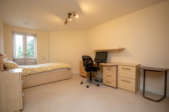 Flat for sale in Ilex Close, Llanishen, Cardiff