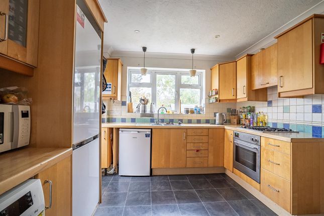 Room 4, 18, Wensleydale Drive, York photo 4