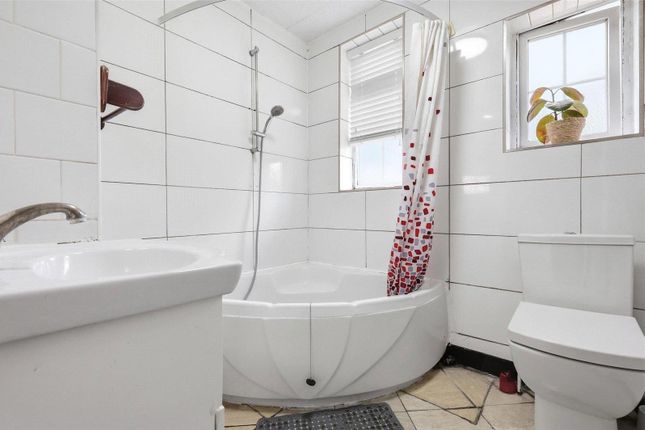 1, Winifred Road, London photo 3