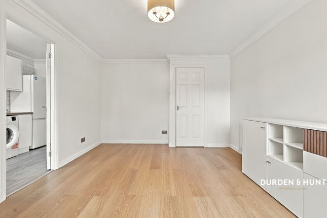 19 Bryony Close, Loughton photo 2