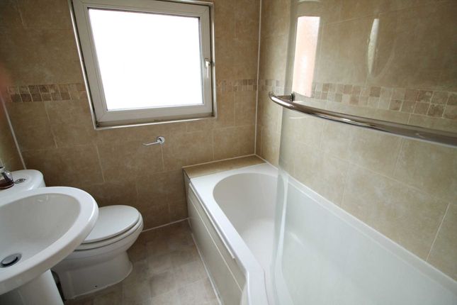 Amberwood Rise, New Malden photo 5