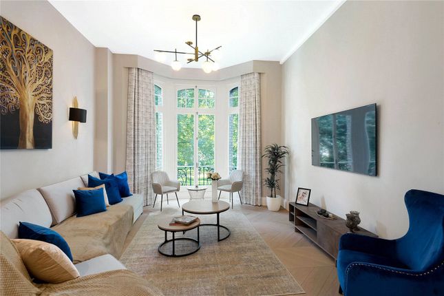 Flat for sale in Elm Park Gardens, London