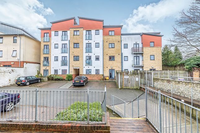 Thumbnail Flat to rent in Knightrider Street, Maidstone, Kent