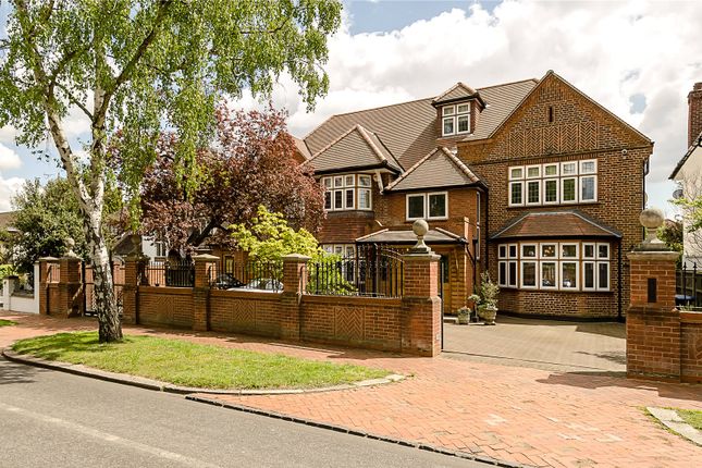 Thumbnail Detached house for sale in Broad Walk, Winchmore Hill
