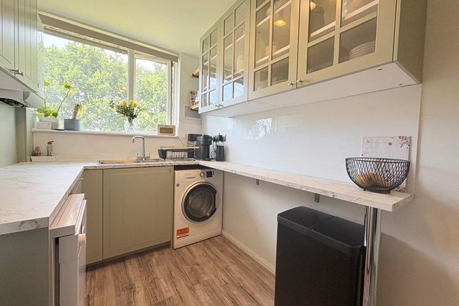 Flat Flat 8, Sabine House, Shirley Road, Abbots Langley photo 2