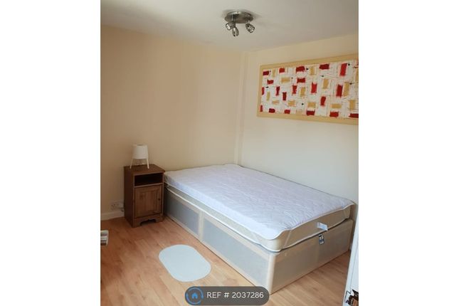 Room to rent in Obelisk Rise, Northampton
