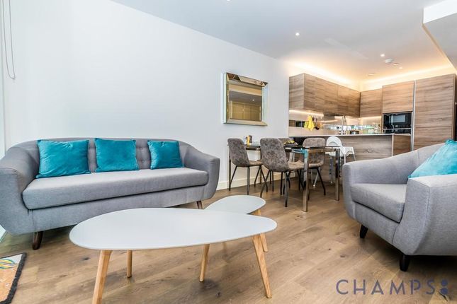 Flat 803, Deveraux House, London photo 3
