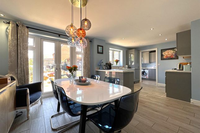 19, Spinners Way, Newark photo 2