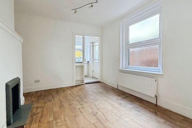 265 Millbrook Road West, Southampton photo 4