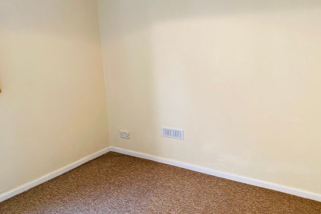 22, Bath Road, Stonehouse photo 4