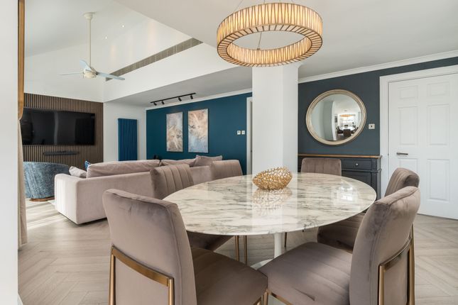 The Penthouse, Monarch House, London photo 3