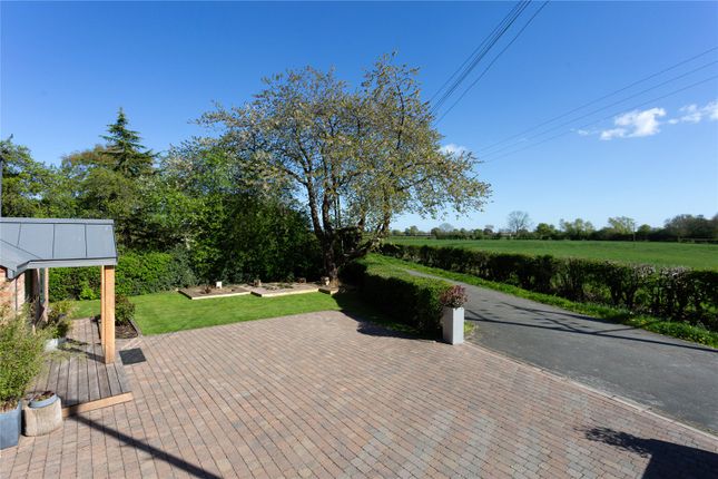 64, Copmanthorpe Lane, York photo 2