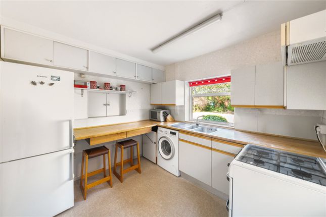 30, Merle Avenue, Uxbridge photo 3