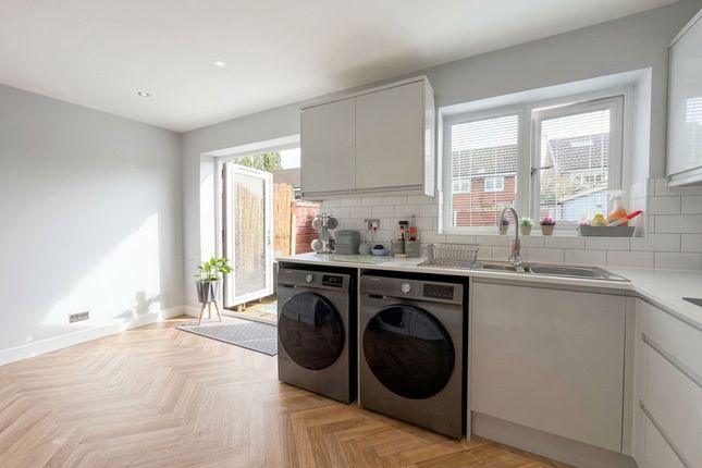 19 Finstock Close, Manchester photo 4