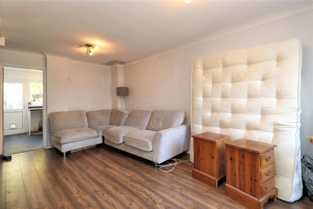 39, Oakfield, Surrey photo 3