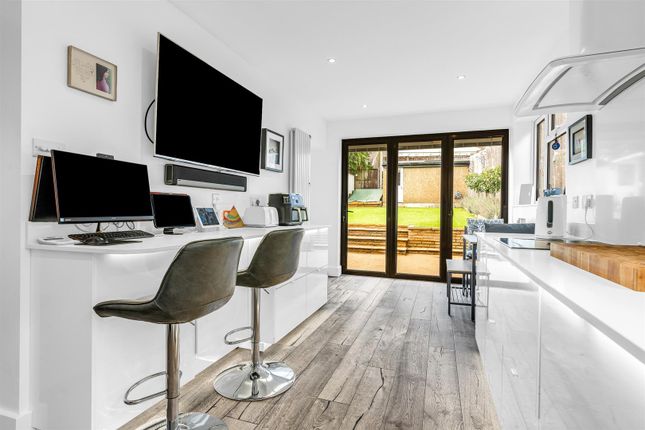 2, Northaw Road East, Potters Bar photo 3