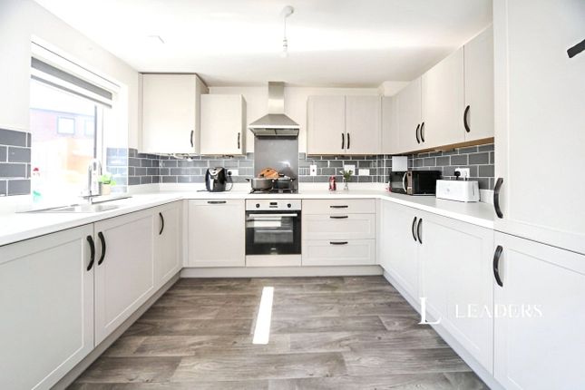 16, Box Crescent, Dunstable photo 5