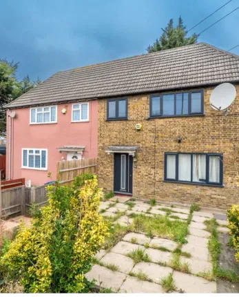 Summers Lane, London photo 3