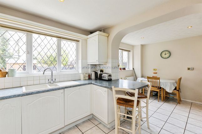 45, Skelmerdale Way, Reading photo 3