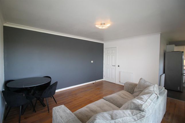 101, Windrush Drive, High Wycombe photo 4